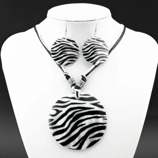 Girl Women's Zebra pattern Design Necklace Earrings Natural Shell Jewelry Set Butterfly Jewelry for Lady