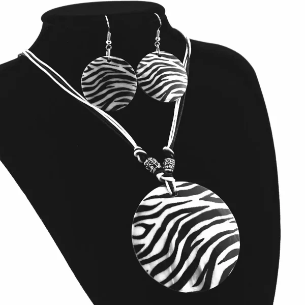 Girl Women's Zebra pattern Design Necklace Earrings Natural Shell Jewelry Set Butterfly Jewelry for Lady - Image 2